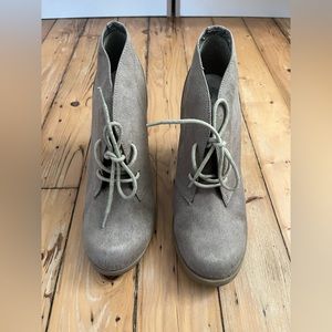 Like new Jules and James ankle booties